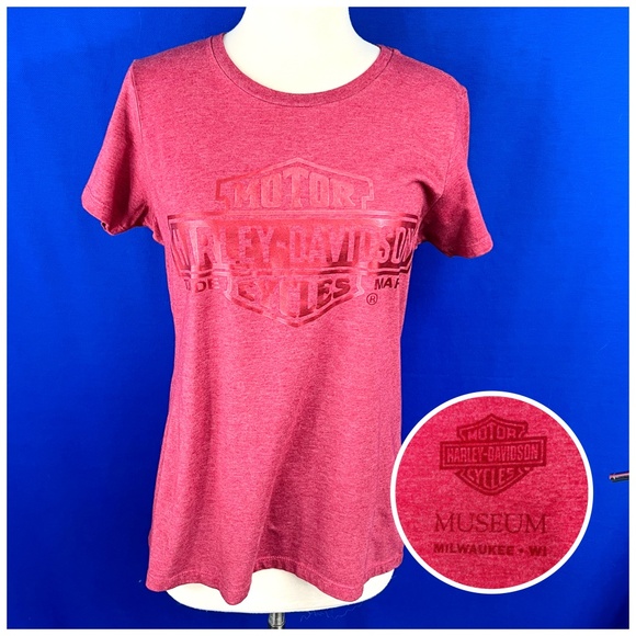 •🏍️ |•HARLEY-DAVIDSON•| Museum Milwaukee Wisconsin Red Short Sleeve Shirt Sz L - Picture 1 of 11